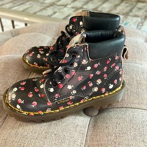 Dr Martens toddler size 8 UK girls